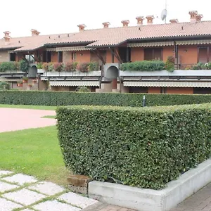 apartments-in-lazise-gardasee-21944.hotelinveneto.com/